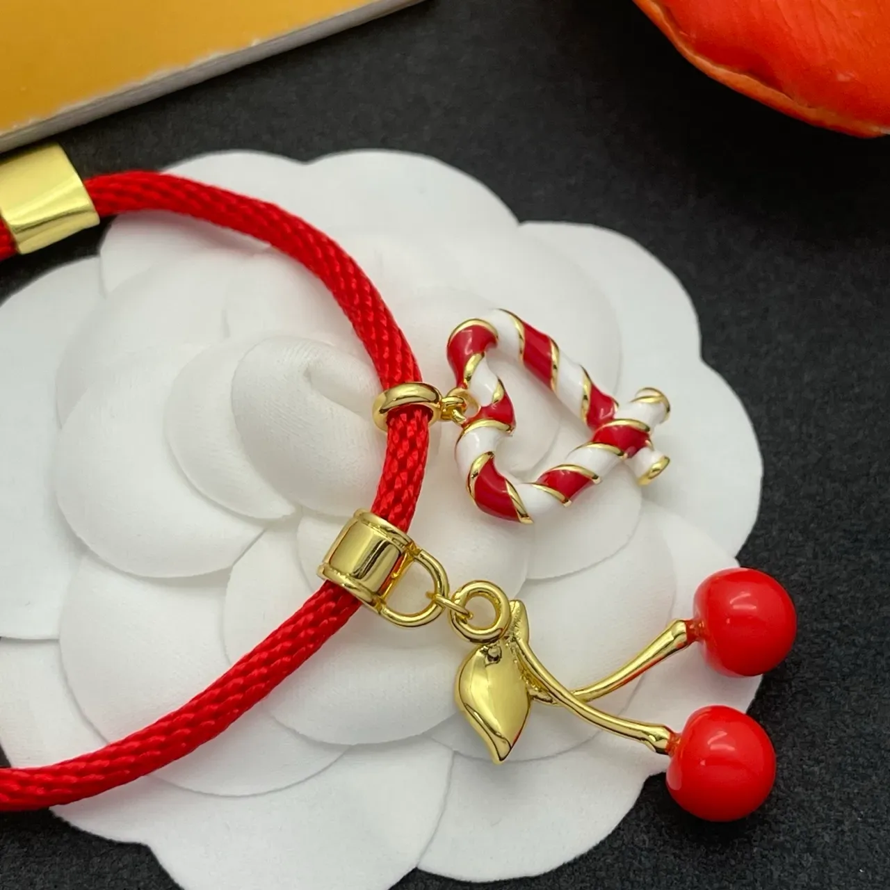 Red Gold Braided Cord Square Clasps Bracelet 3