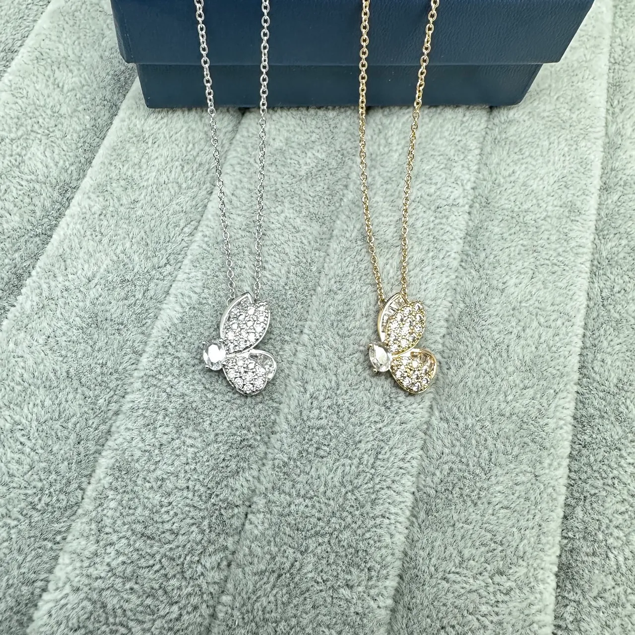 Red Gold Butterfly-Shaped Pendant Pavé-Set White Stones Necklace 4