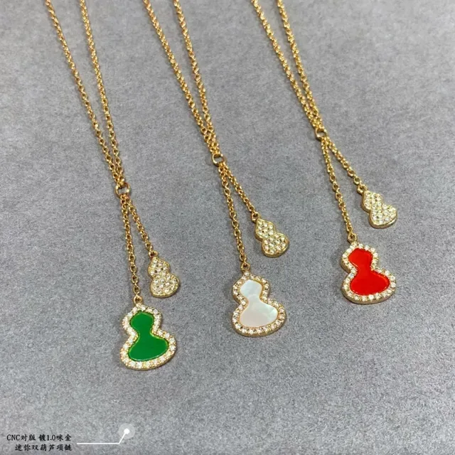 Red Gold Gourd-Shaped Pendant Pavé Halo Necklace 8