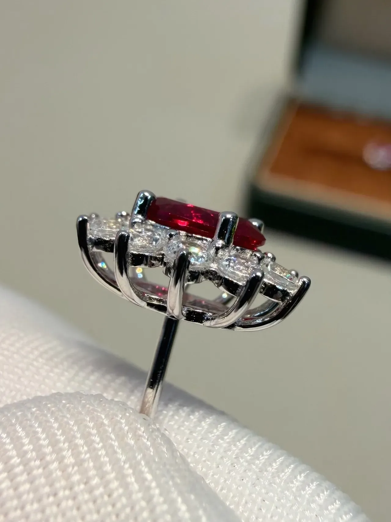 Red Silver Oval-Cut Central Stone Halo-Style Surround Ring 6
