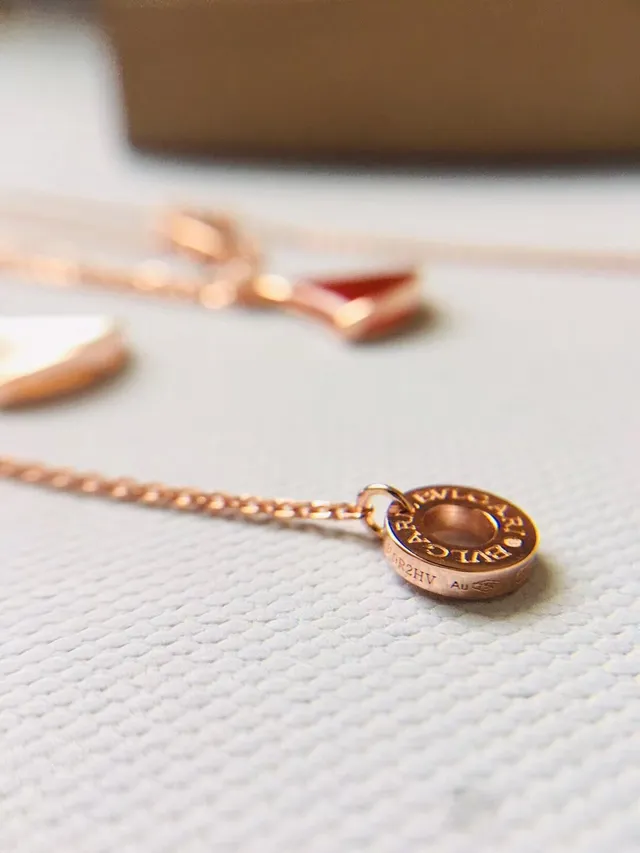 Rose Gold Fan-Shaped Openwork Pendant Necklace 6