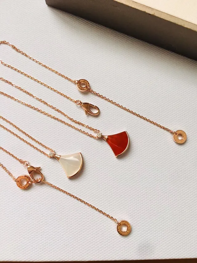 Rose Gold Fan-Shaped Openwork Pendant Necklace 9