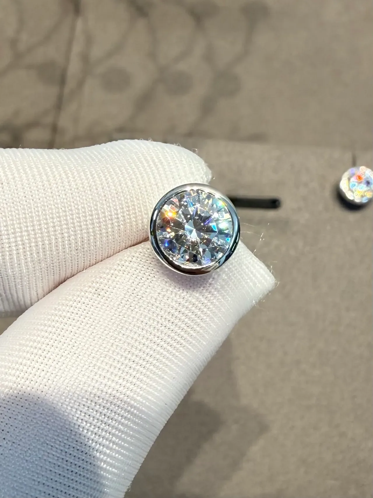 Round Bezel-Set Faceted Clear Stone Stud Earrings 5
