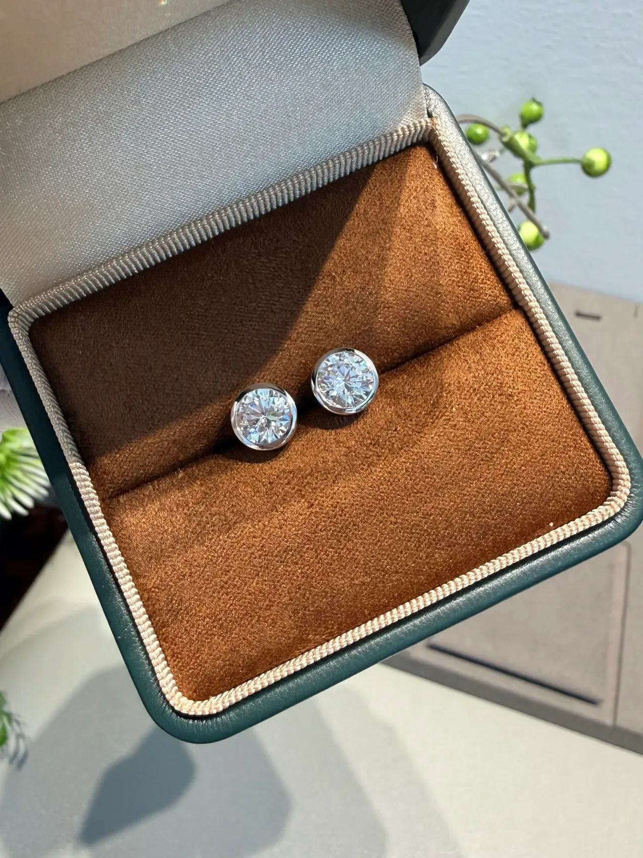 Round Bezel-Set Faceted Clear Stone Stud Earrings 6
