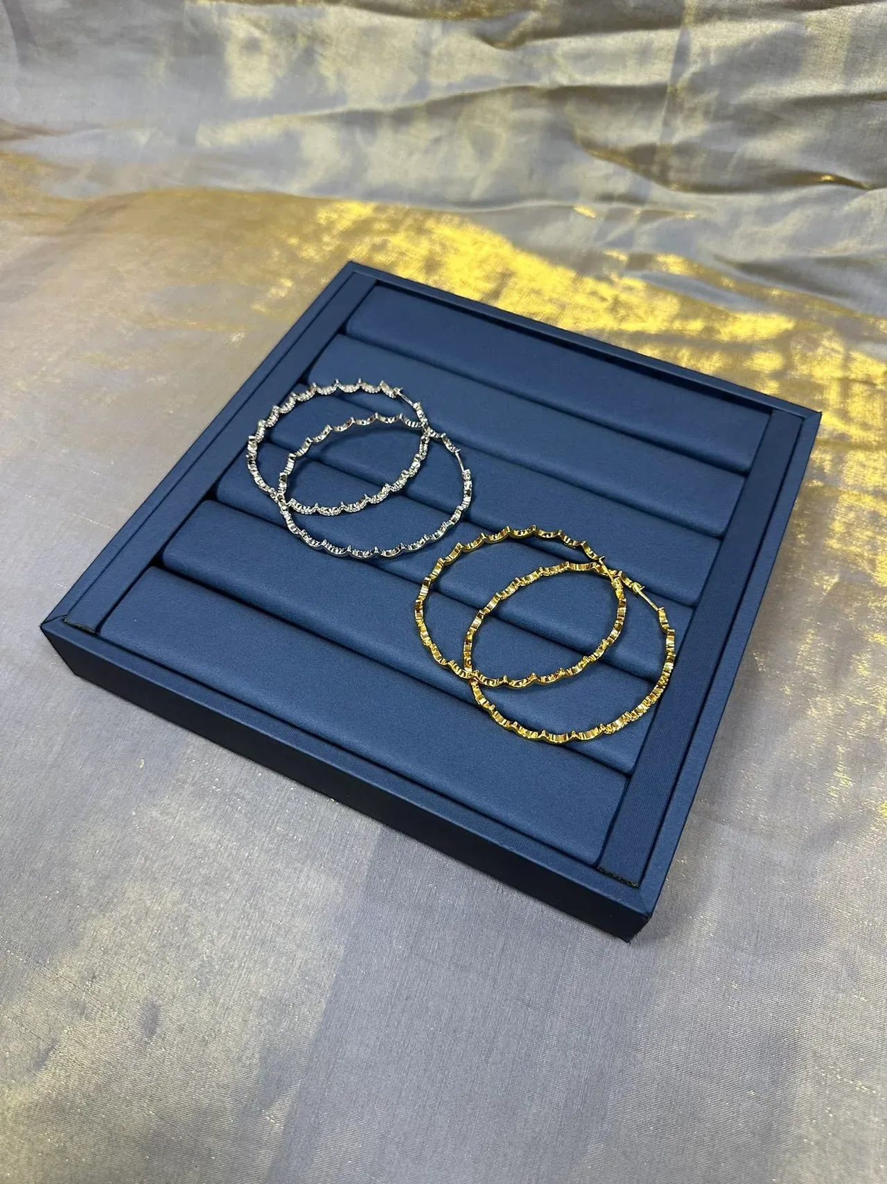 Scalloped Zigzag Faceted Hoop Earrings 7