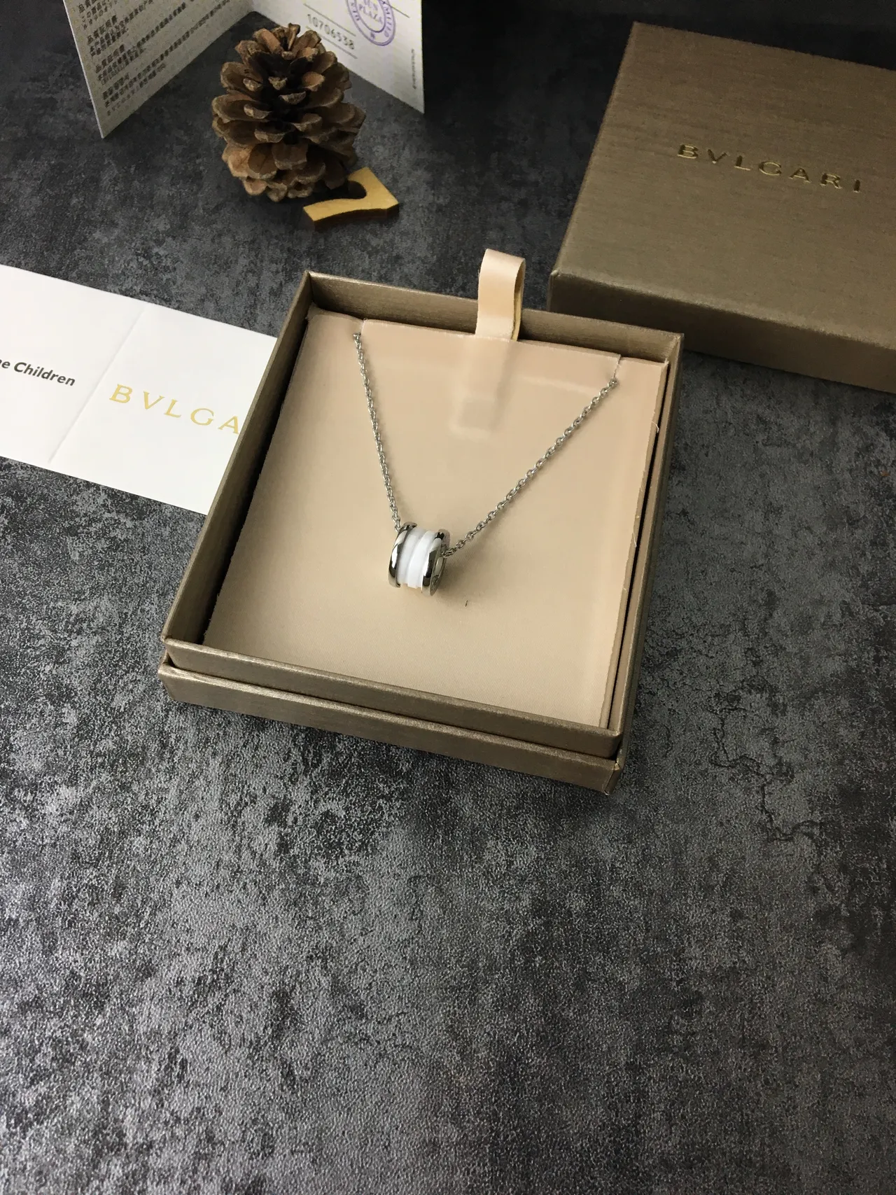 Silver and White Barrel Pendant Necklace 2