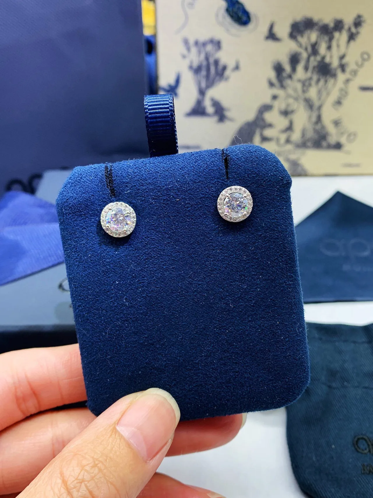 Silver Blue Heart-Shaped Studs Round Earrings 7