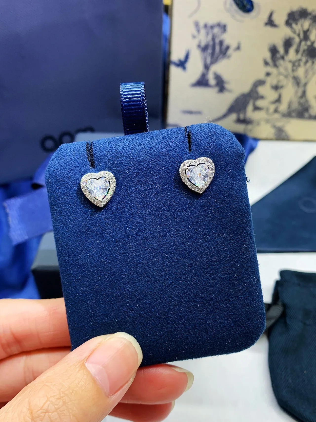 Silver Blue Heart-Shaped Studs Round Earrings 8