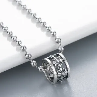 قلادة فضية زهورية مفتوحة بشكل أسطواني