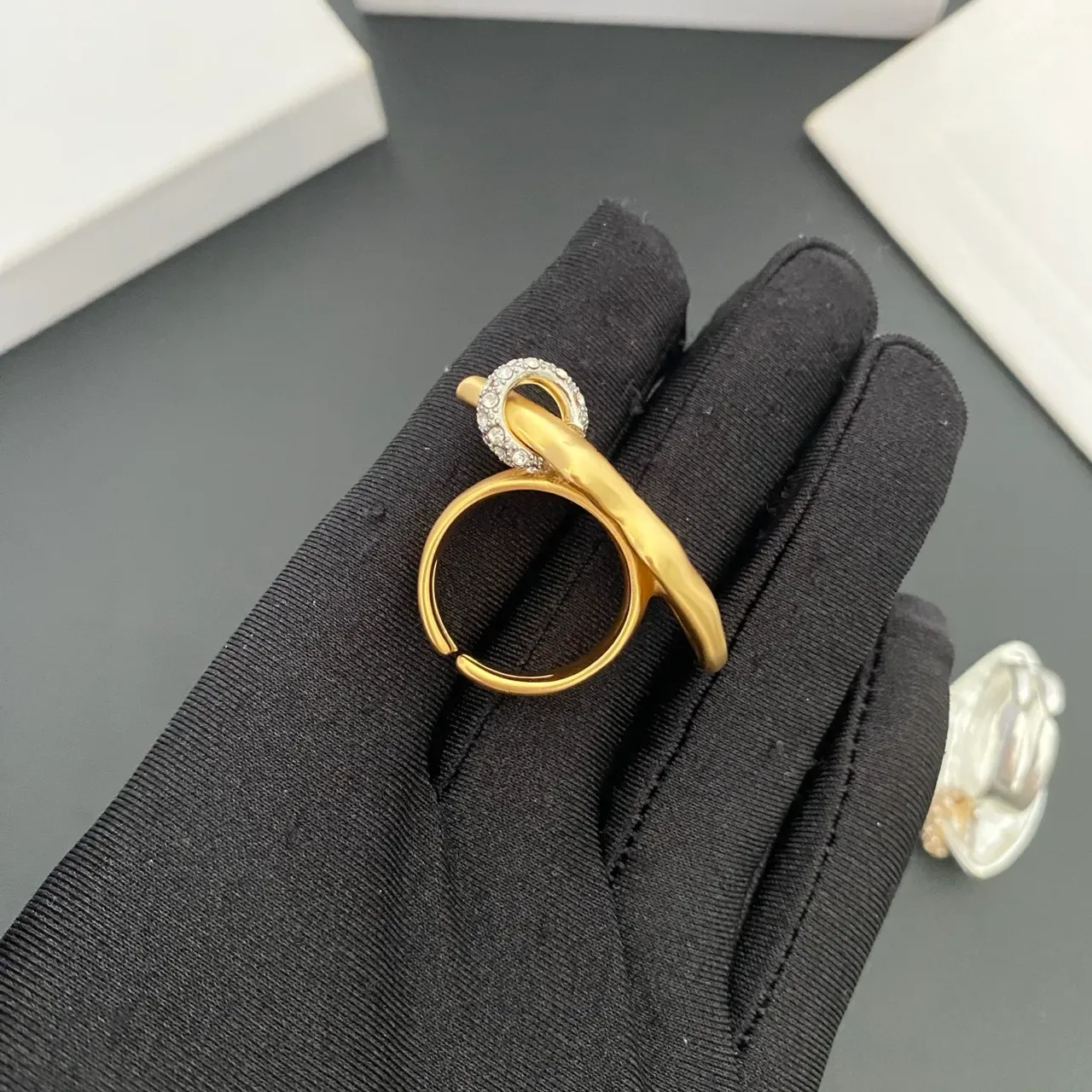 Silver Gold Lip-Shaped Textured Surface Ring 3