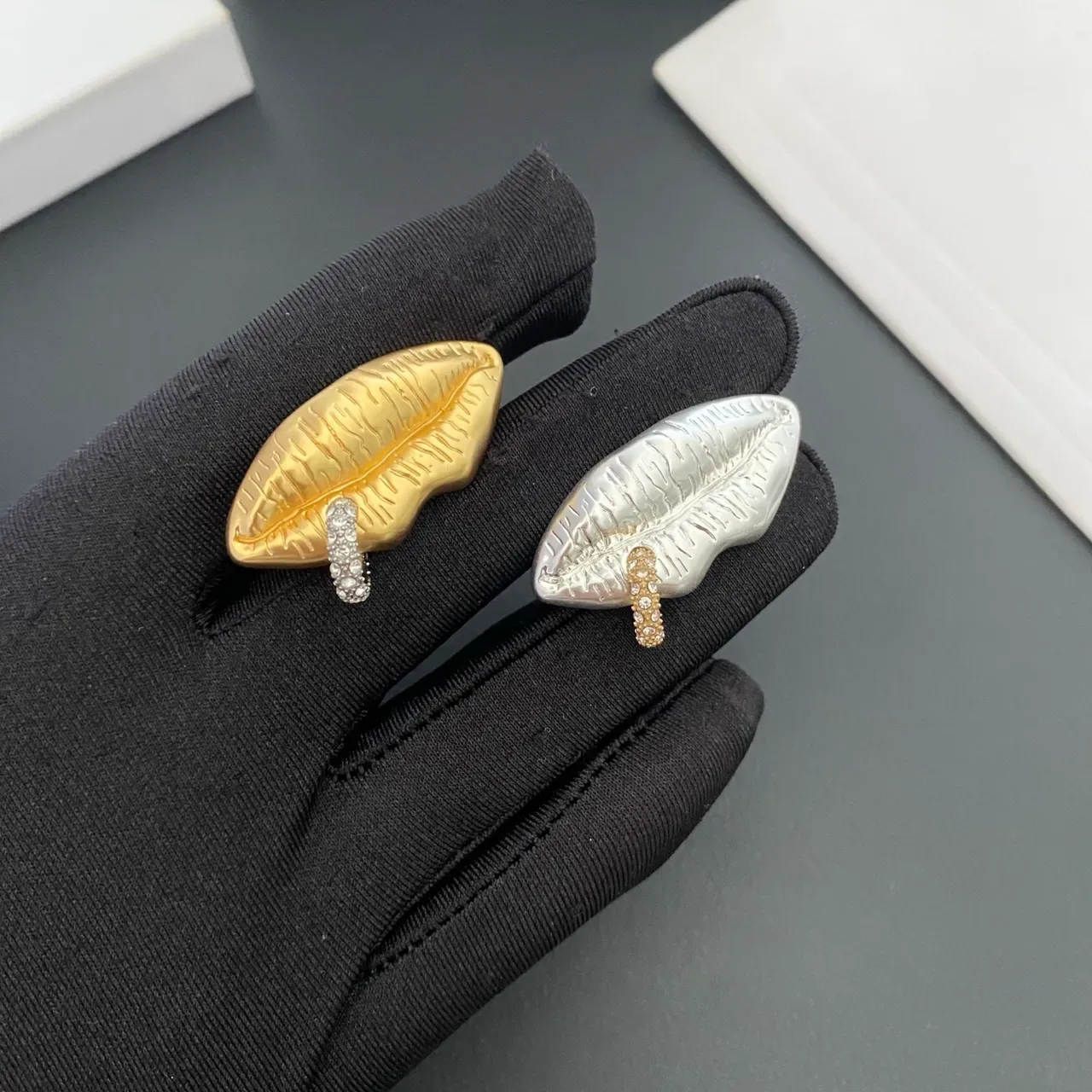 Silver Gold Lip-Shaped Textured Surface Ring 6