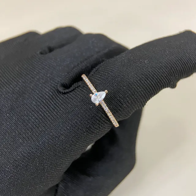 Silver Gold Pear-Shaped Center Stone Pavé-Set Band Ring 6