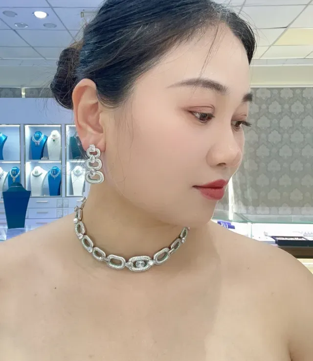 Silver Green Pave-Set Oval-Link Chain High-Polish White Metal Necklace 2