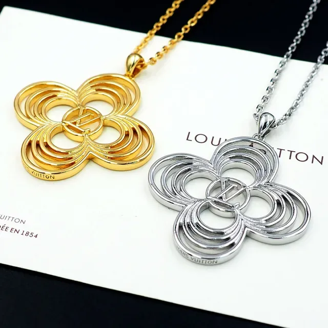 Silver Openwork Floral Pendant Necklace 3