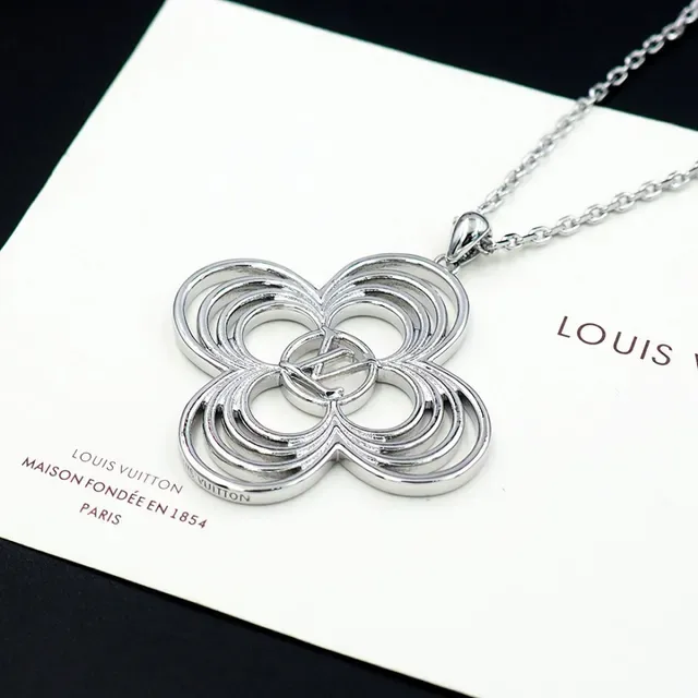Silver Openwork Floral Pendant Necklace 5