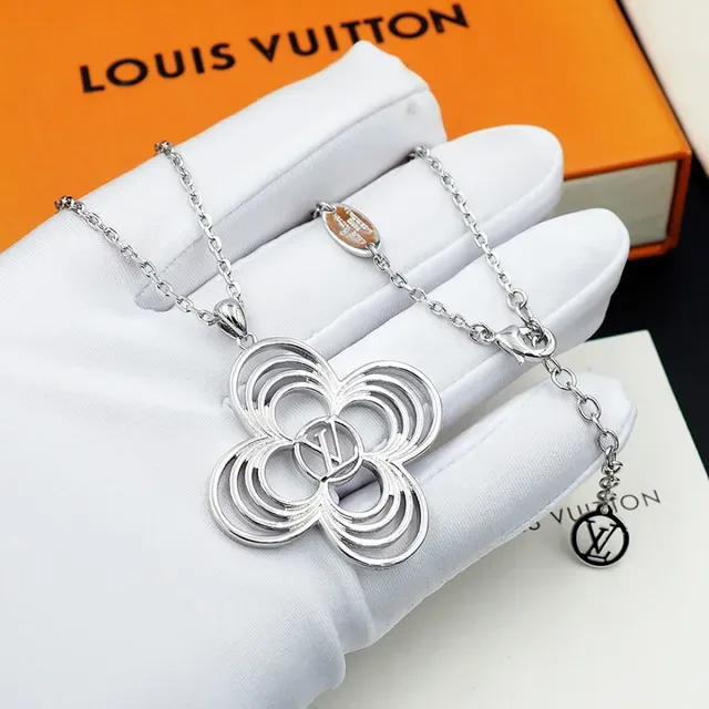 Silver Openwork Floral Pendant Necklace 9