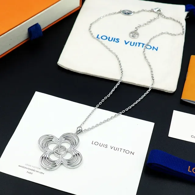 Silver Openwork Floral Pendant Necklace 12
