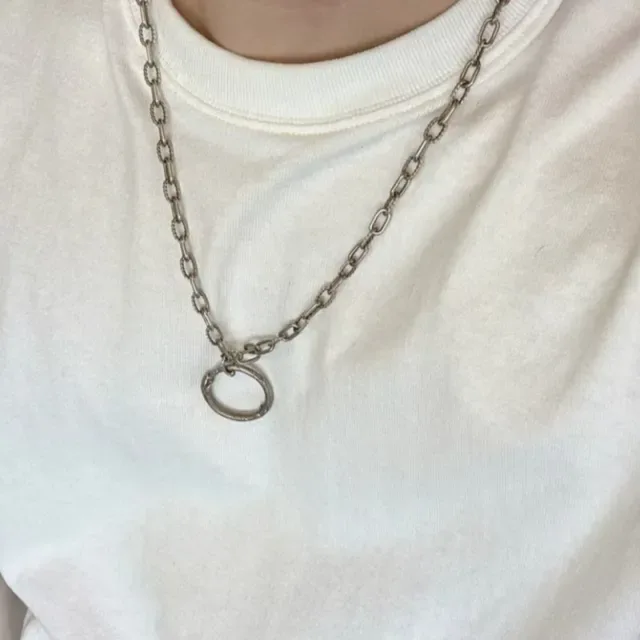 Silver Oval-Link Chain Circular Ring Pendant Necklace 2