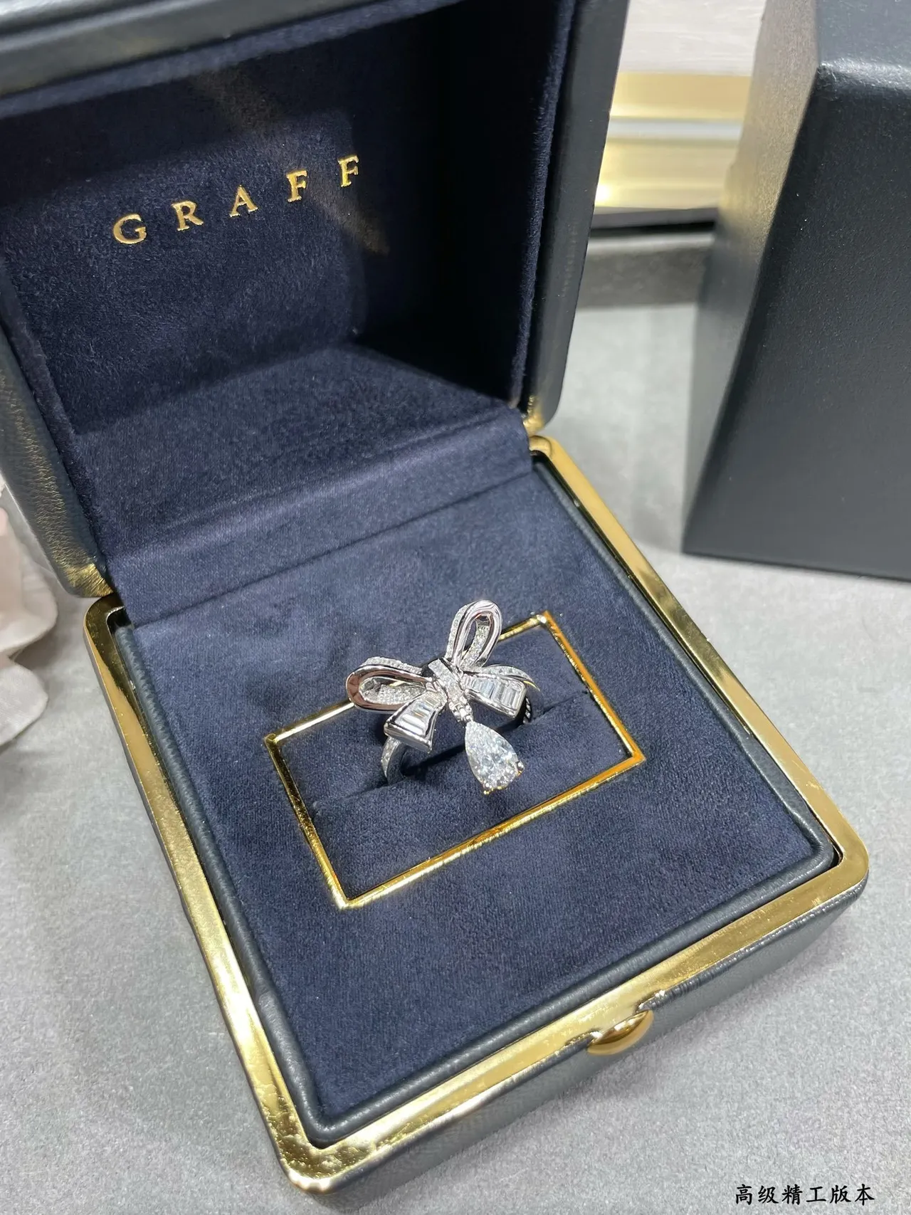 Silver Transparent Bow-Shaped Baguette-Cut Ring 7