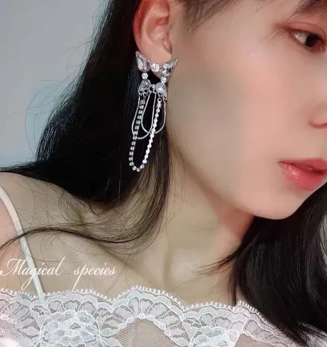 Silver Transparent Multi-Tiered Crystal Dangle Teardrop And Round Arrangement Jewelry 3