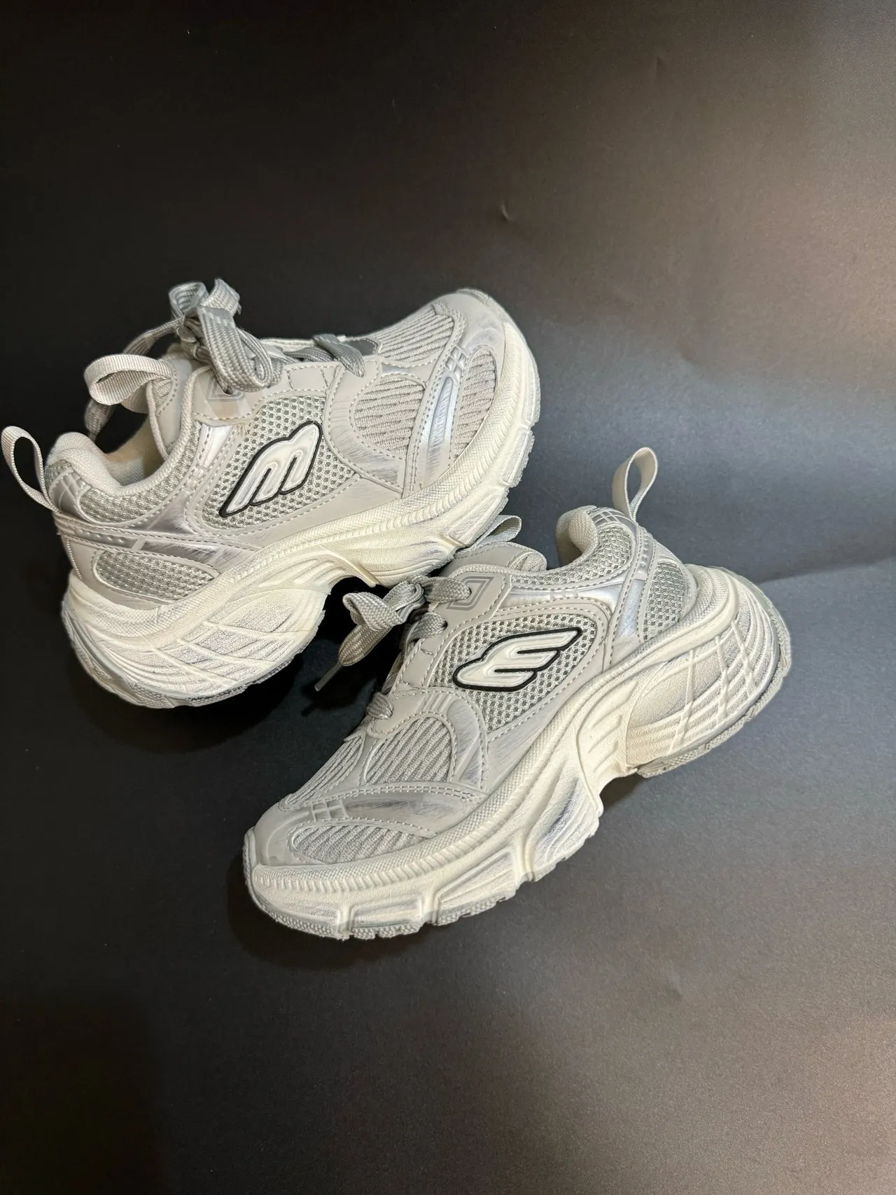 Skechers D'Lites Gray Black Sole Mesh And Synthetic Overlay Chunky Sneakers 12