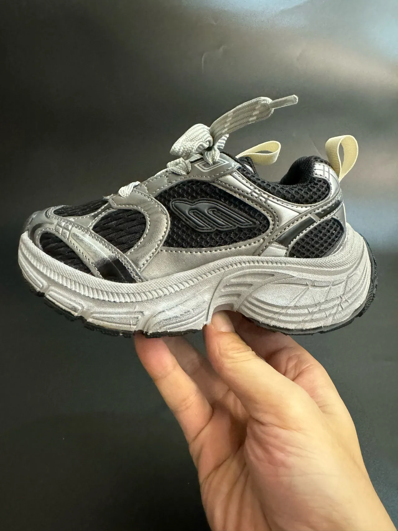 Skechers D'Lites Gray Black Sole Mesh And Synthetic Overlay Chunky Sneakers 24