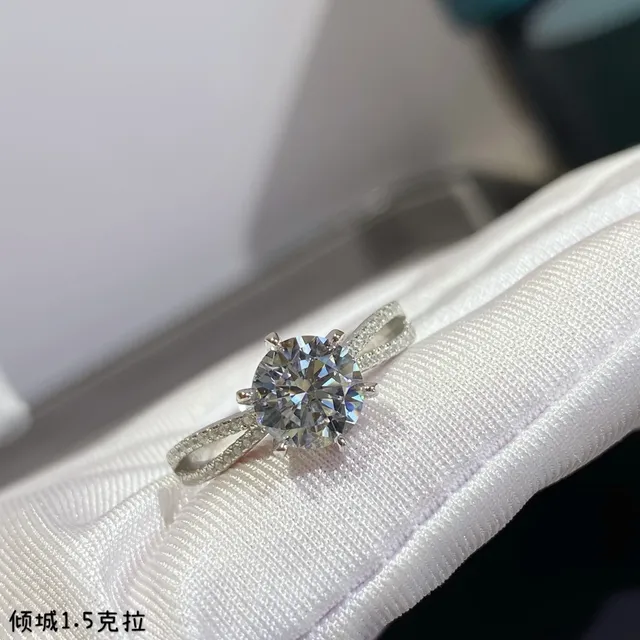 Solitaire Split Shank Pavé Ring 8