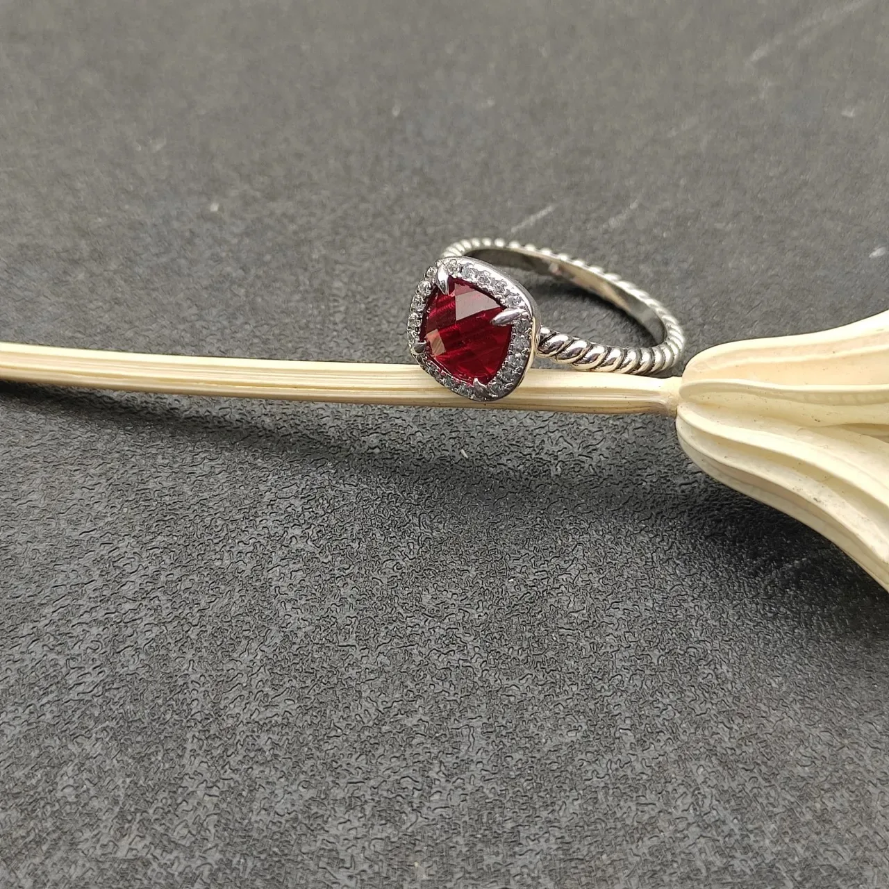 Twisted Rope Band Cushion-Cut Red Gemstone Halo Ring 8