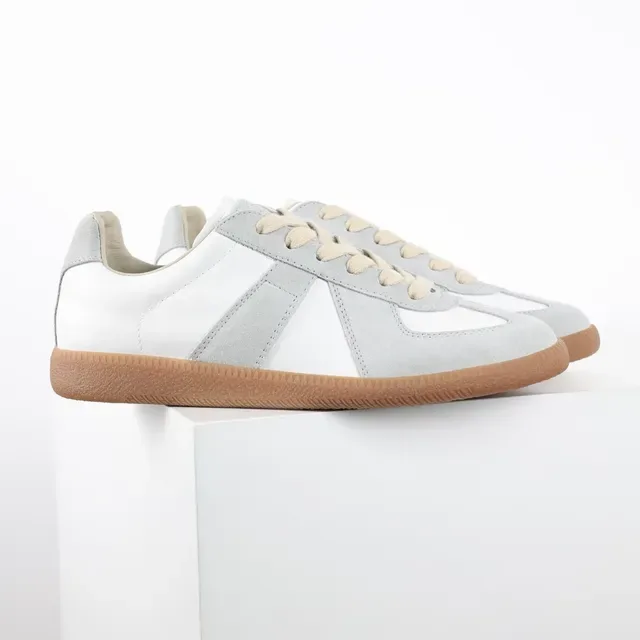 White and Light Gray Low-Top Lifestyle Sneakers 3