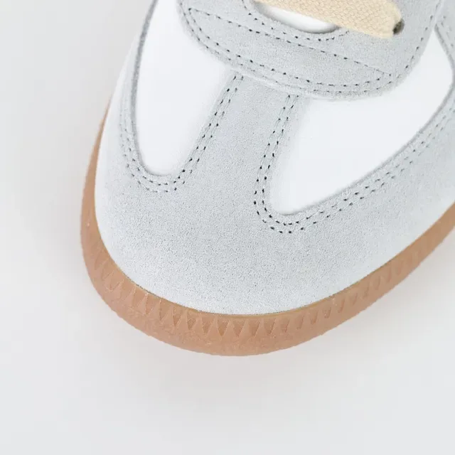 White and Light Gray Low-Top Lifestyle Sneakers 5
