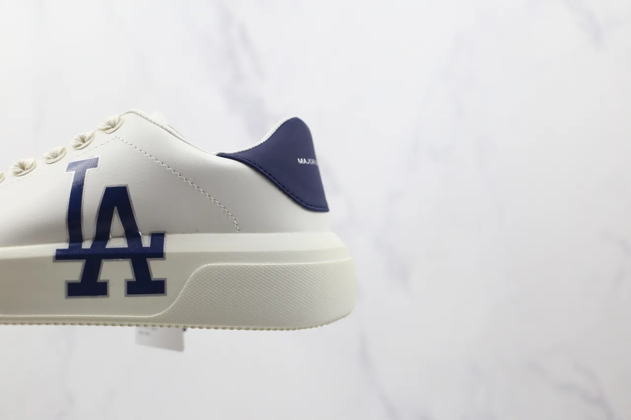 White and Navy LA Logo Platform Lifestyle Sneaker 5