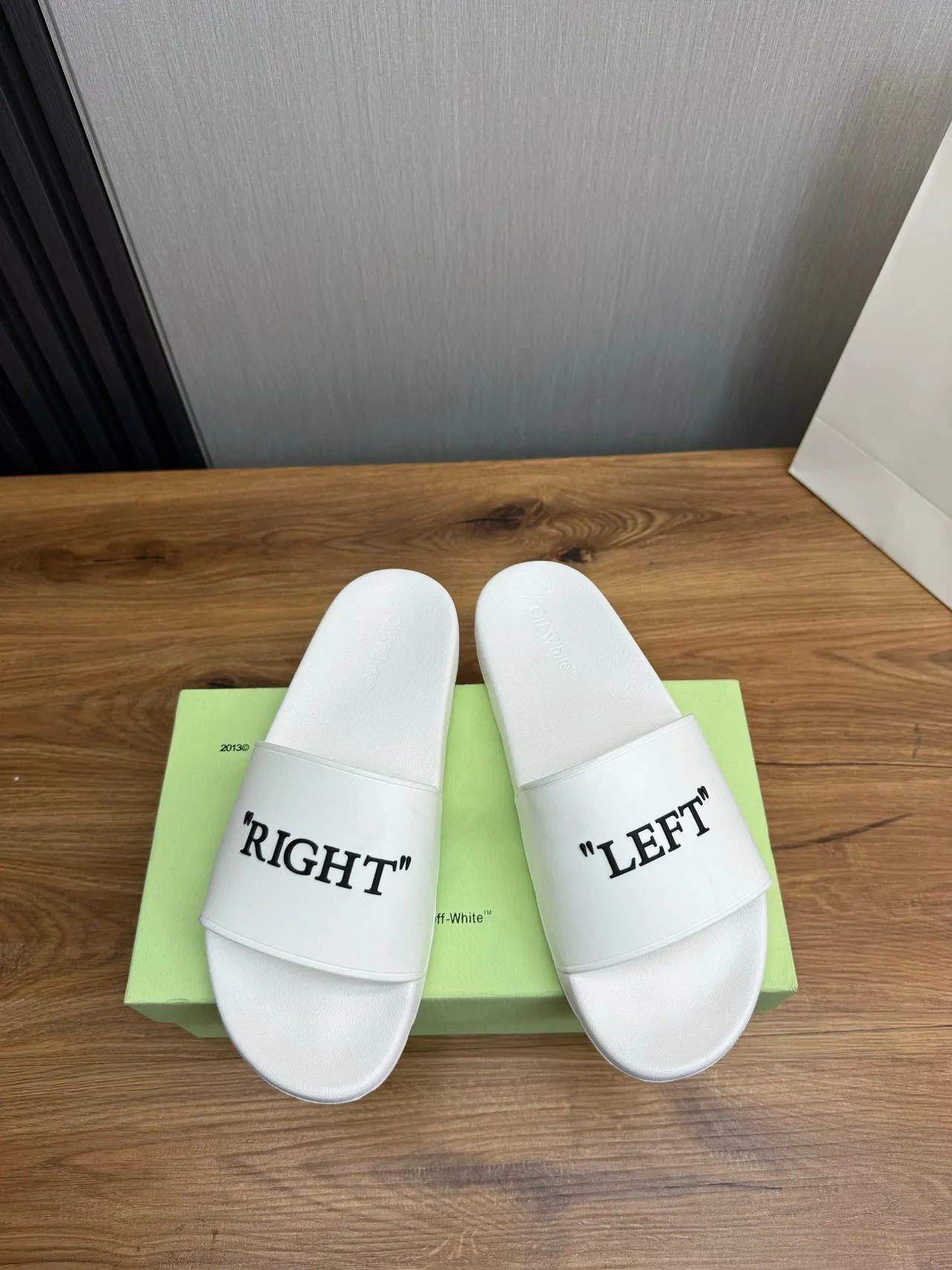 White Black Molded Rubber Construction Single Wide Strap Slippers 2