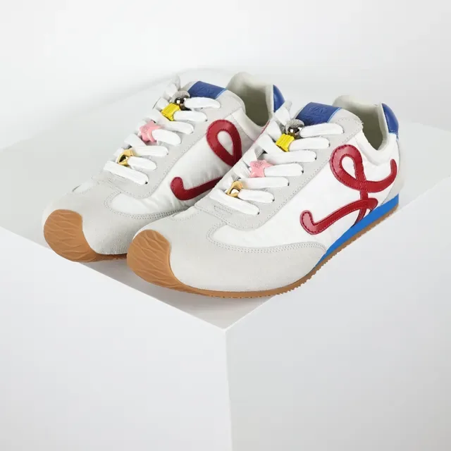 White Red Retro Runner Silhouette Embroidered Cursive Logo Sneakers 2