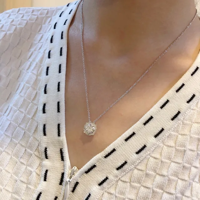 Winston Scallop Halo Pendant Necklace 9