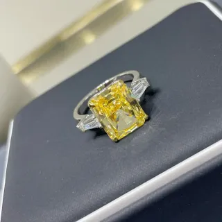 Yellow Silver Emerald-Cut Central Stone Tapered Baguette Side Stones Ring