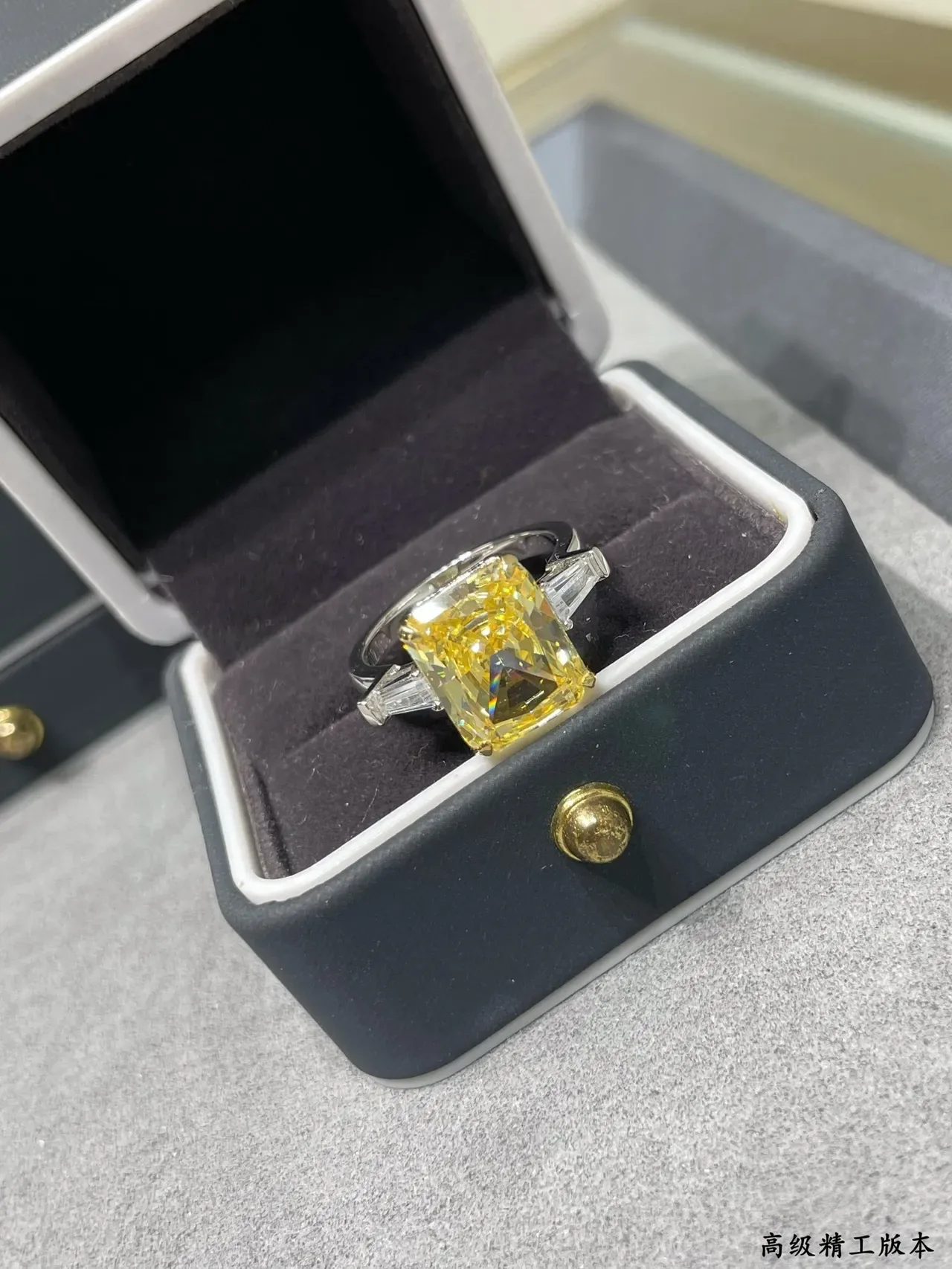 Yellow Silver Emerald-Cut Central Stone Tapered Baguette Side Stones Ring 3