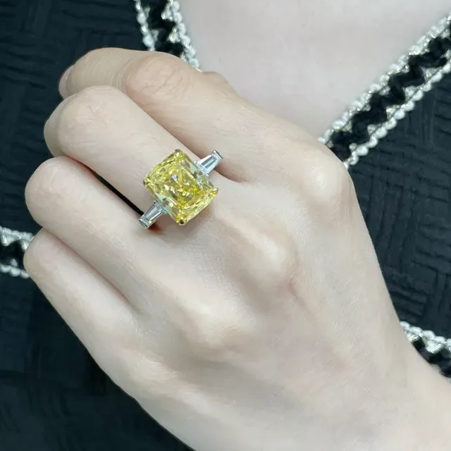 Yellow Silver Emerald-Cut Central Stone Tapered Baguette Side Stones Ring 9