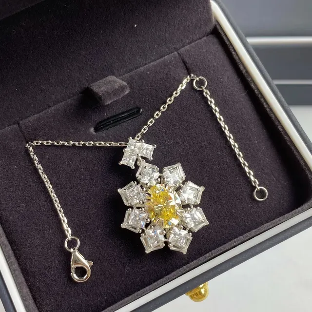 Yellow Silver Floral Cluster Pendant Radiant-Cut Surrounding Stones Necklace 6