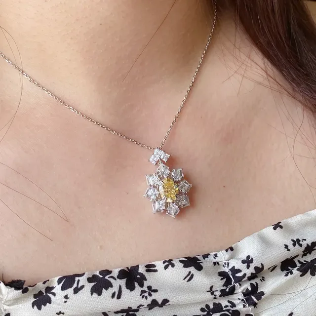 Yellow Silver Floral Cluster Pendant Radiant-Cut Surrounding Stones Necklace 9
