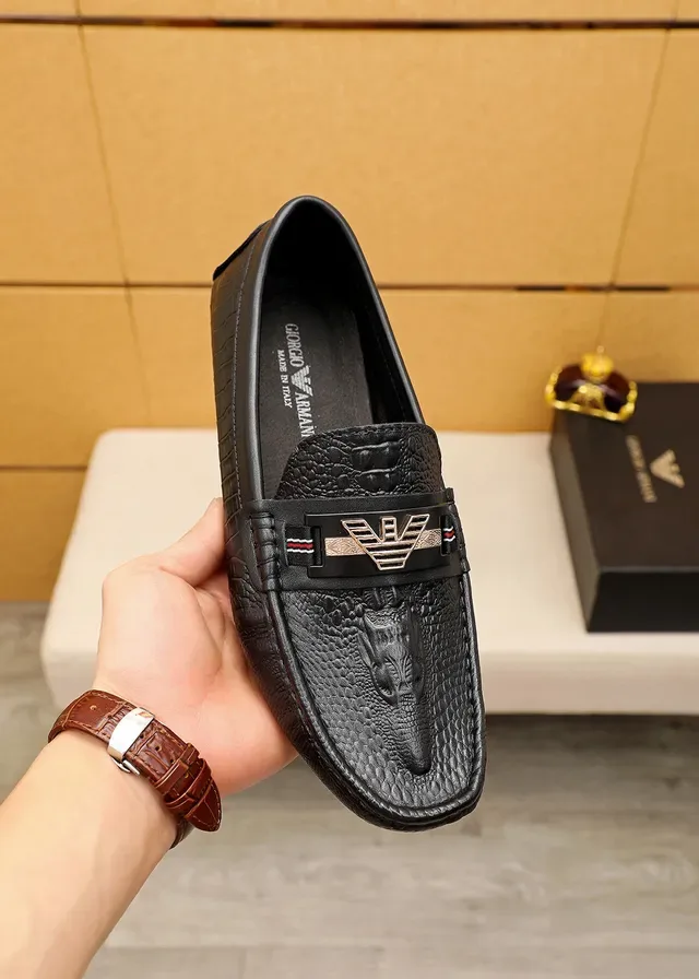Giorgio Armani Black Gold Crocodile-Embossed Leather Metal Eagle Logo Bar Loafer 7