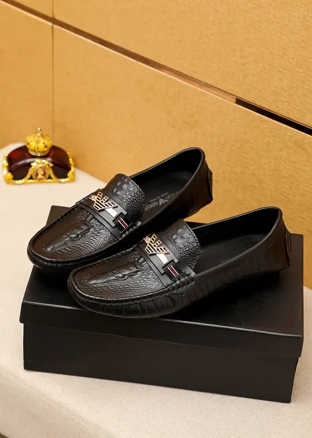 Giorgio Armani Black Gold Crocodile-Embossed Leather Metal Eagle Logo Bar Loafer 8