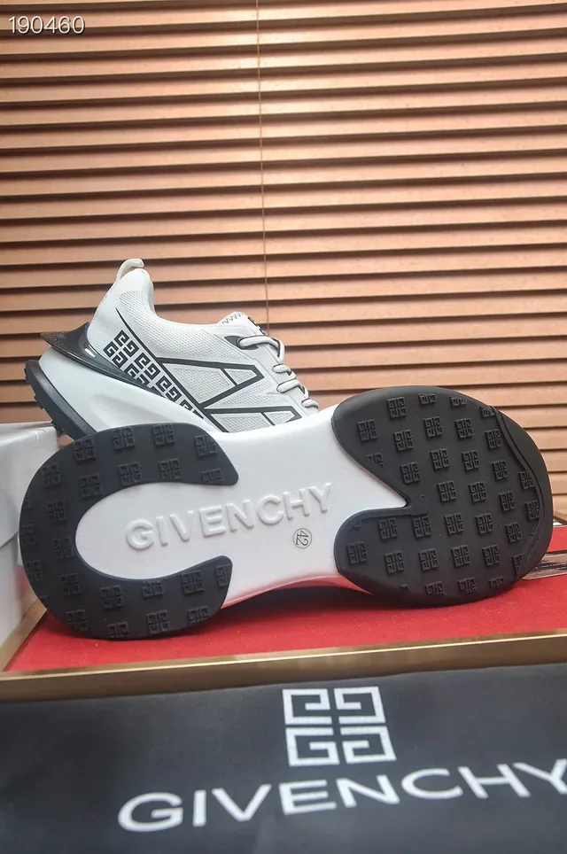 Givenchy Spectre Blanc et Noir baskets lifestyle géométriques 2