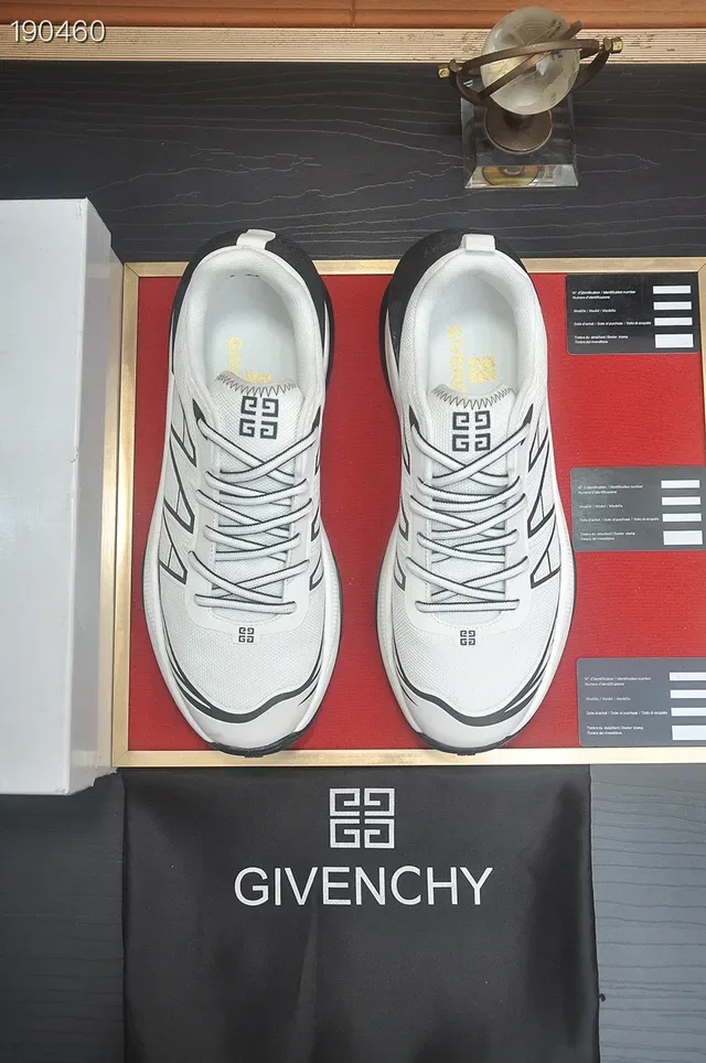 Givenchy Spectre Blanc et Noir baskets lifestyle géométriques 7
