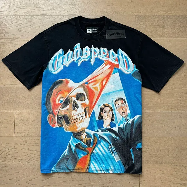 Camiseta preta Godspeed com estampa gráfica 2