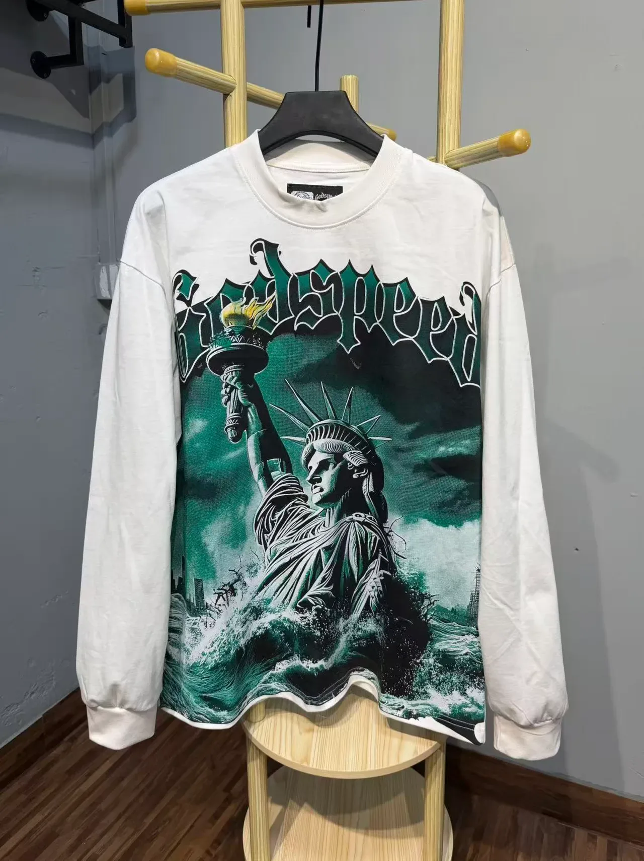 Godspeed Statue of Liberty Graphic Long-Sleeve T-Shirt 5