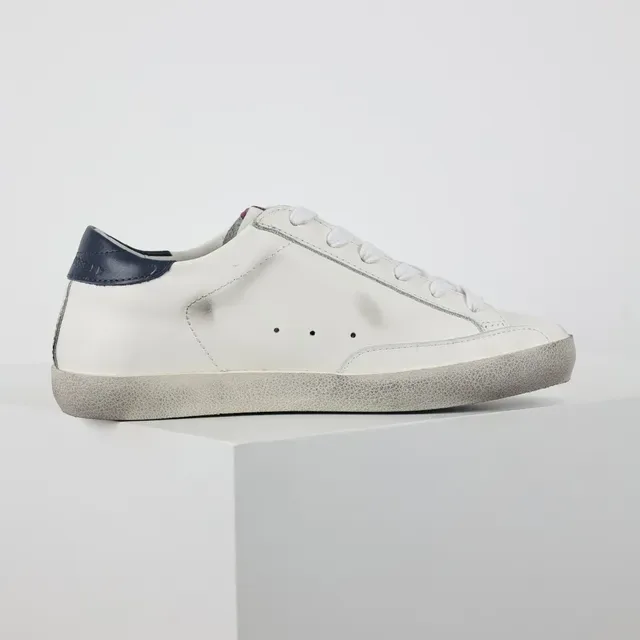 Golden Goose Super-Star tênis lifestyle de couro branco desgastado com estrela brilhante 7