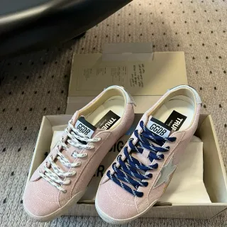 Golden Goose Super-Star 灰粉麂皮生活方式运动鞋