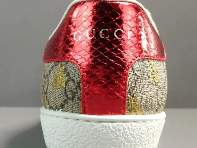 Gucci Ace GG Supreme Beige Green Red Web Tênis lifestyle 11