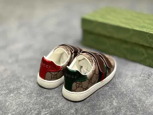 Gucci Ace White Green Low-Top Velcro Strap Lifestyle Sneakers 15