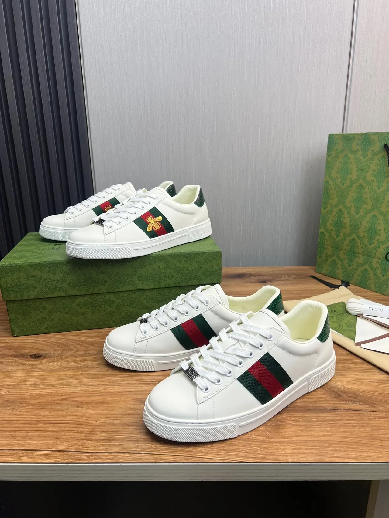 Gucci Ace sneakers lifestyle blanc vert rouge web stripe 3